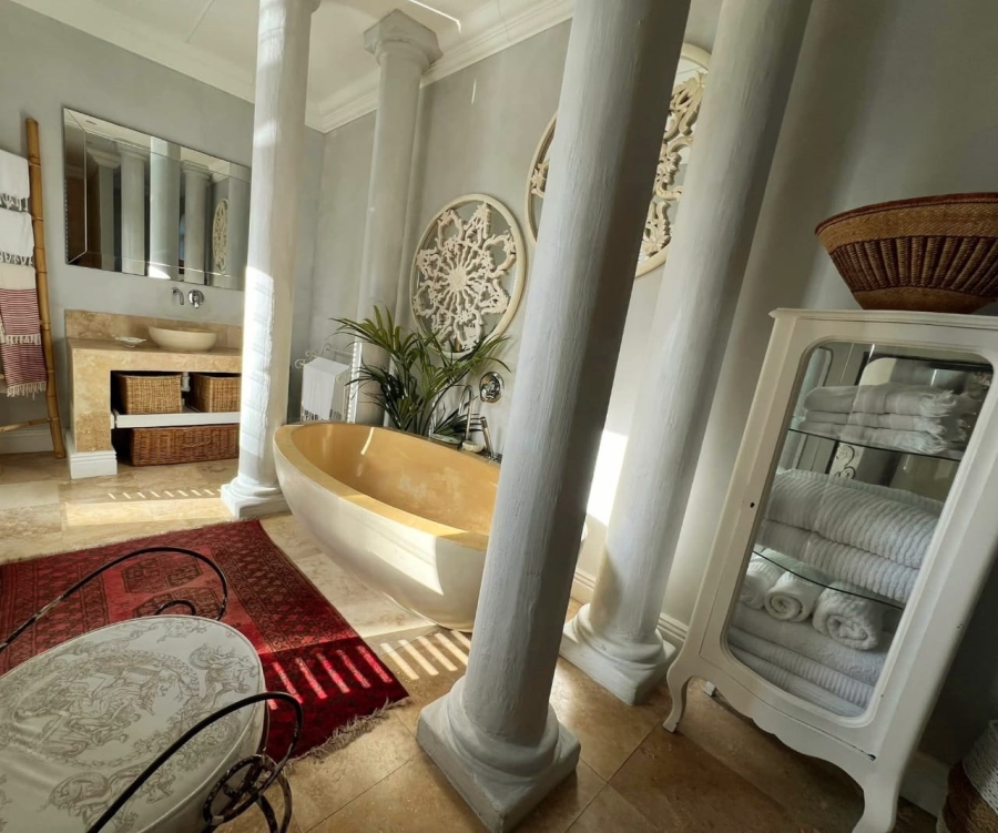 5 Bedroom Property for Sale in Linkside Western Cape